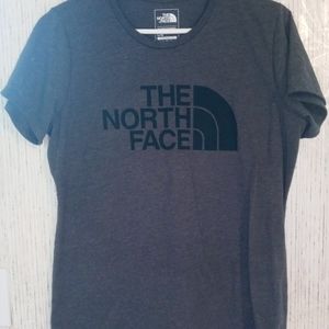 North Face size large women's t-shirts